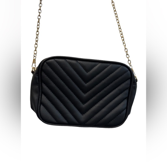 NWT)Vegan Leather Purse With Luxurious Chain 🖤🔥 - Picture 2 of 4